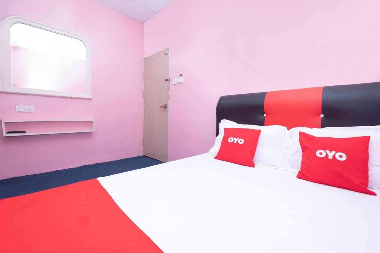 Oyo 89984 Noris Wang Homestay Лумут Екстериор снимка