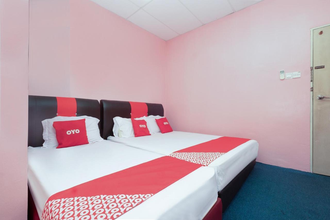 Oyo 89984 Noris Wang Homestay Лумут Екстериор снимка