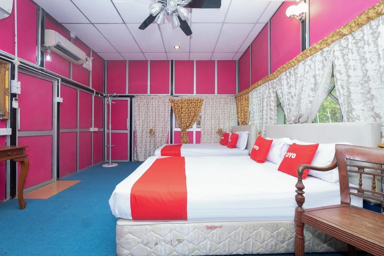 Oyo 89984 Noris Wang Homestay Лумут Екстериор снимка